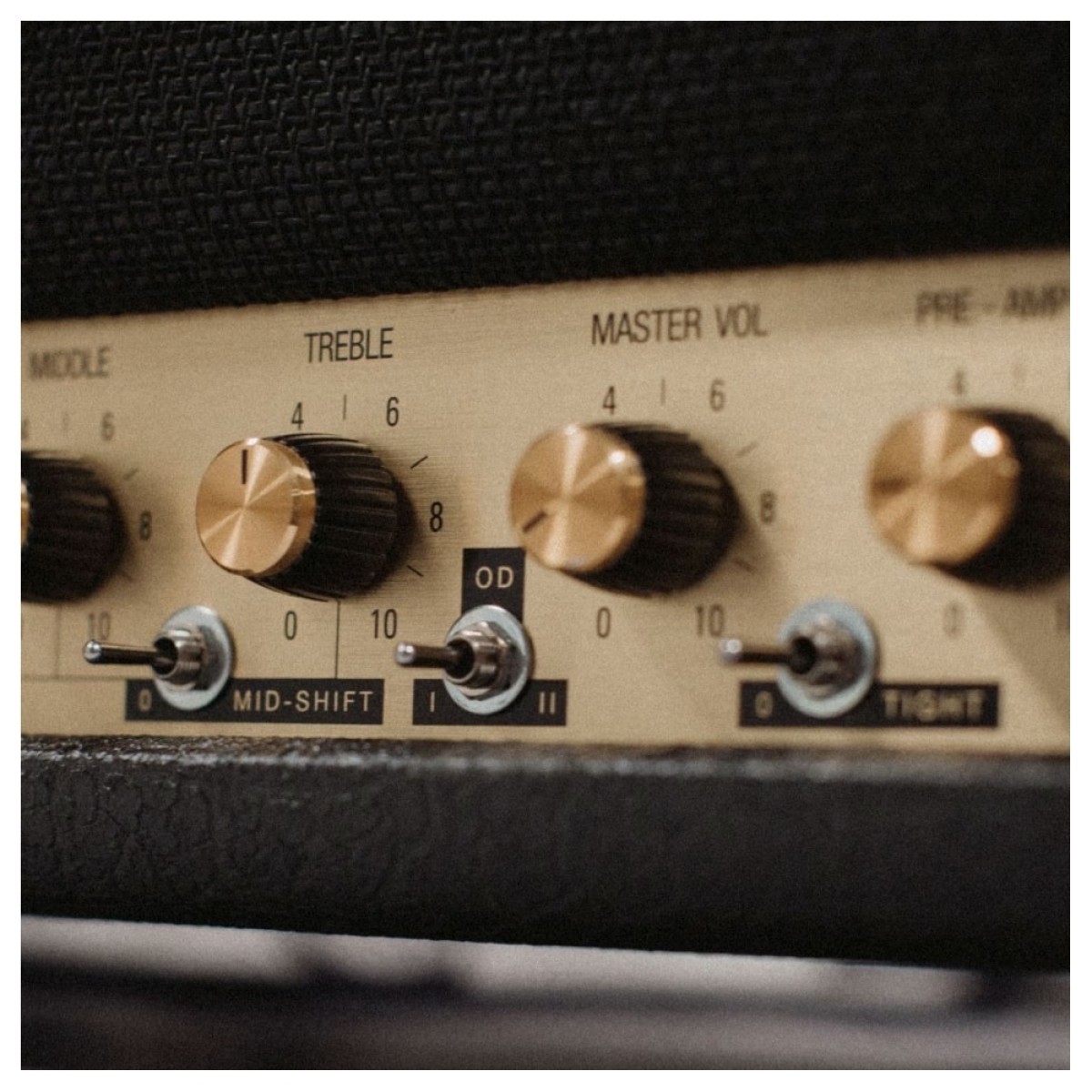 Гитарный усилитель Marshall 2203 Modified JCM800
