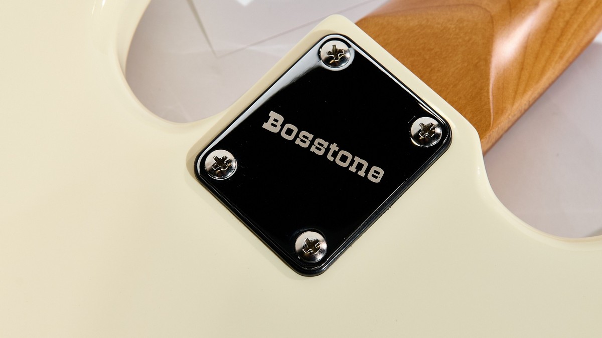 Бас-гитара Bosstone SEG B-PR 4 WH