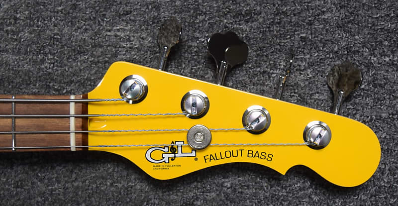 Бас-гитара G&L Launch Edition Fallout Shortscale Bass Racing Yellow CR