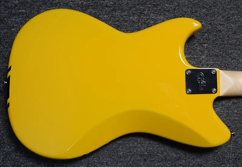 Бас-гитара G&L Launch Edition Fallout Shortscale Bass Racing Yellow CR