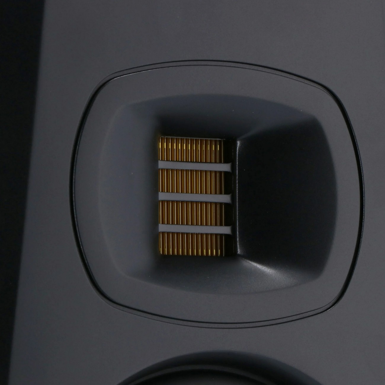 Студийный монитор ADAM Audio T5V