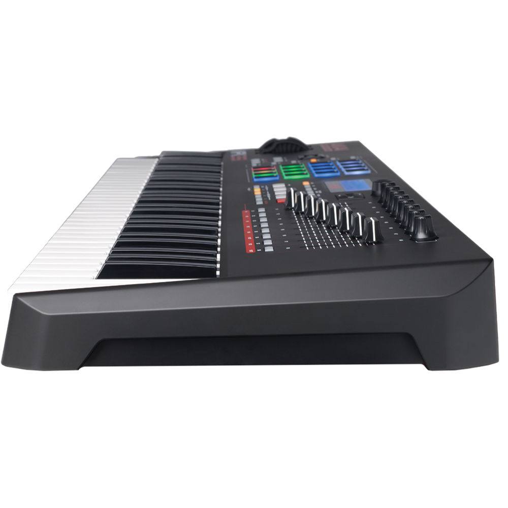 MIDI клавиатура Akai Pro MPK261