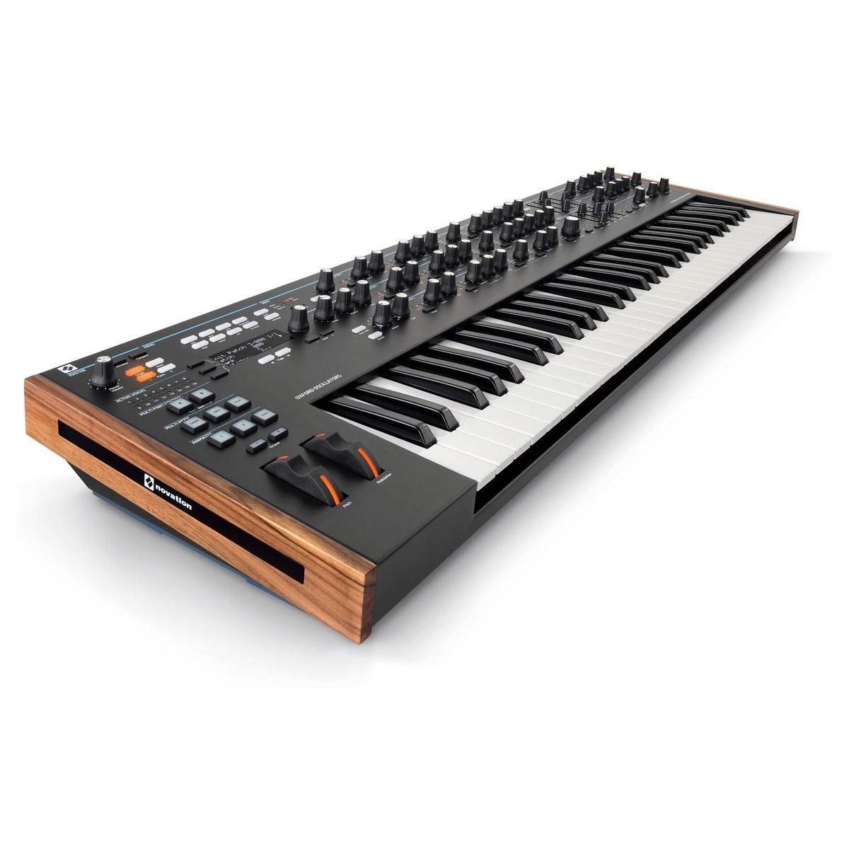 Синтезатор Novation Summit