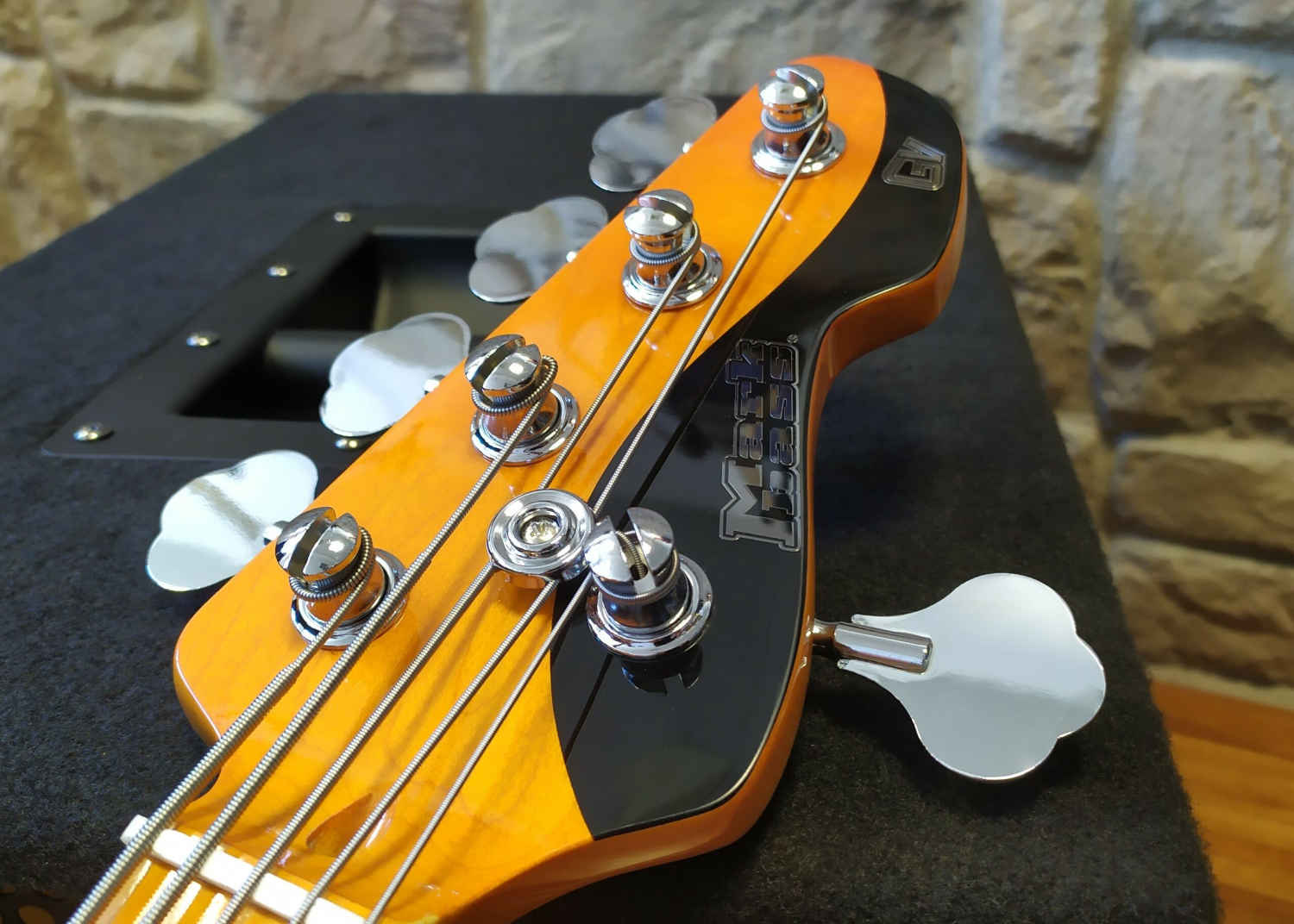 Бас-гитара Markbass MB GV 5 Gloxy Val Black CR MP